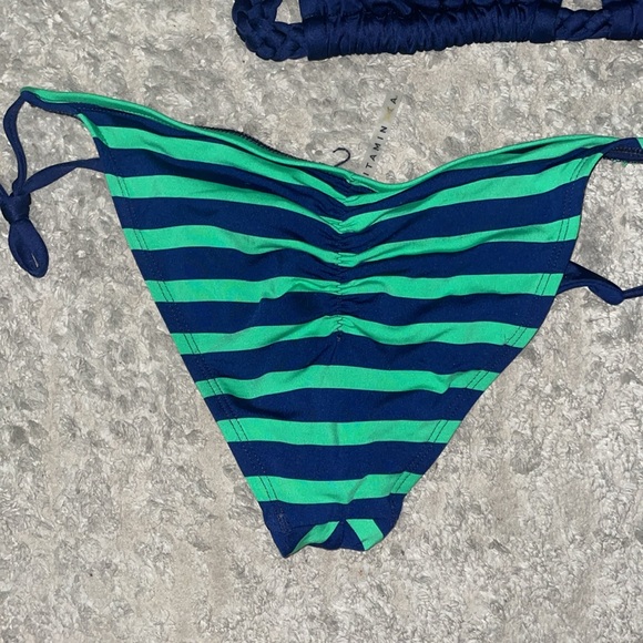 Vitamin A swimsuit - Picture 3 of 4